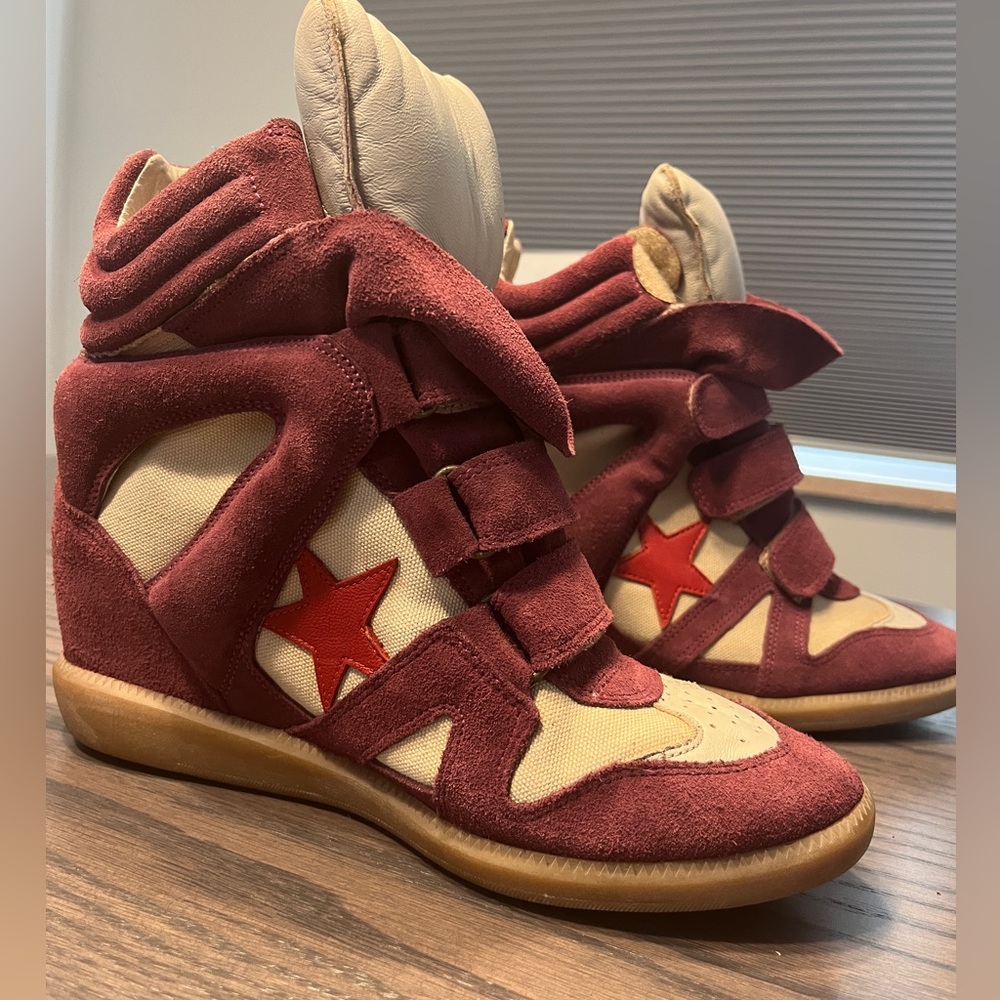 Isabel Marant Bekett Sneaker, size 39, burgundy star, hidden wedge high top